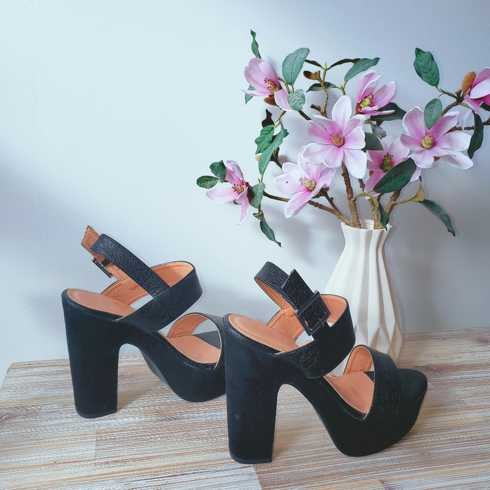 NWOT Black Heels
